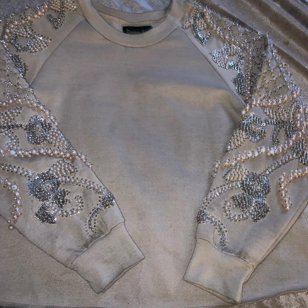 Sweatshirt - Picture 2 of 5
